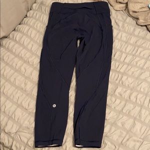 Lululemon 23” size 6 leggings in navy